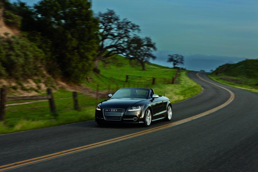  Audi TTS Roadster (8J) 2010 года  (NA) (фото 5 из 15)